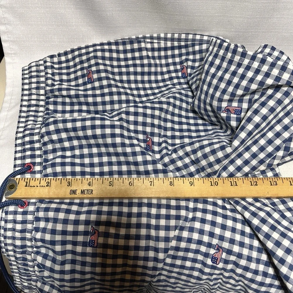 Vineyard Vines Embroidered Whales Swim Trunks Size L Pockets Lined USA W/ Pouch